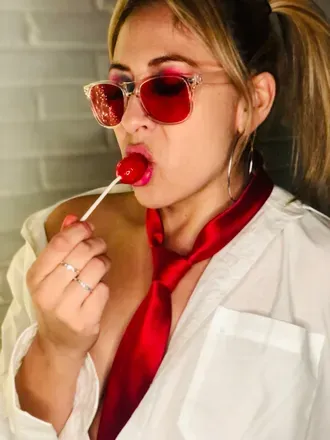 OnlyFans account  moontentations avatar 1
