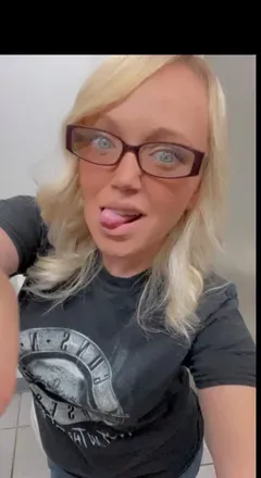 OnlyFans cuenta finewinelynn avatar 1