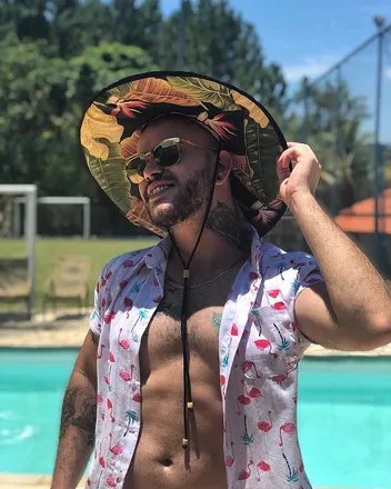 OnlyFans cuenta u100472212 header 2