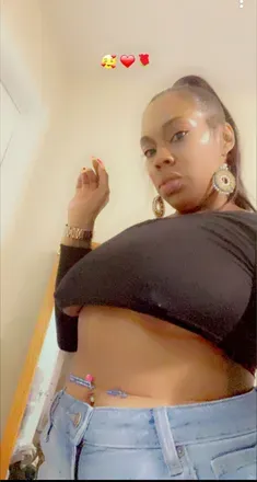 OnlyFans cuenta carmelqueen36 header 2