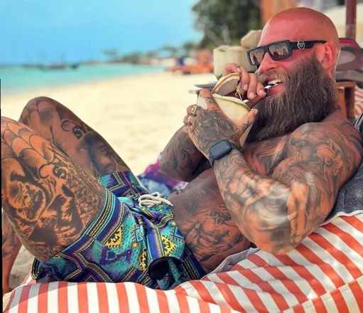 OnlyFans cuenta paulbeardtatooed header 2