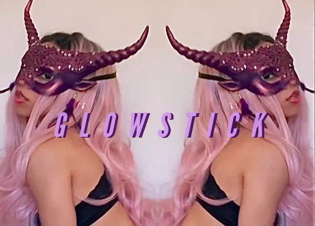 OnlyFans cuenta glowstickof header 2