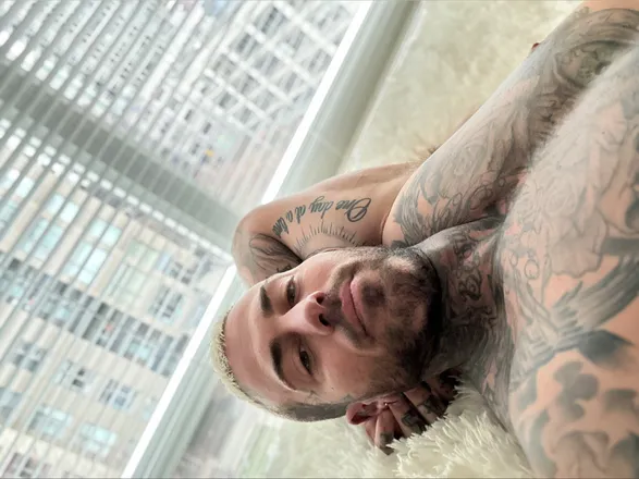 OnlyFans cuenta lainesavage69 header 2