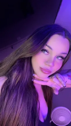 OnlyFans cuenta zee_0 header 2