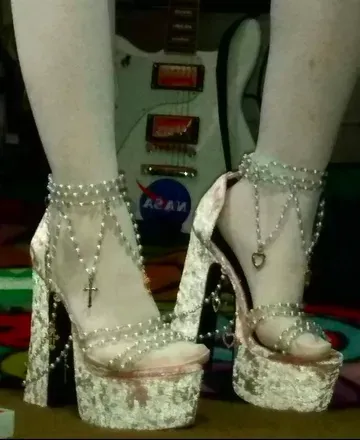 OnlyFans account  silkinthestrings avatar 1