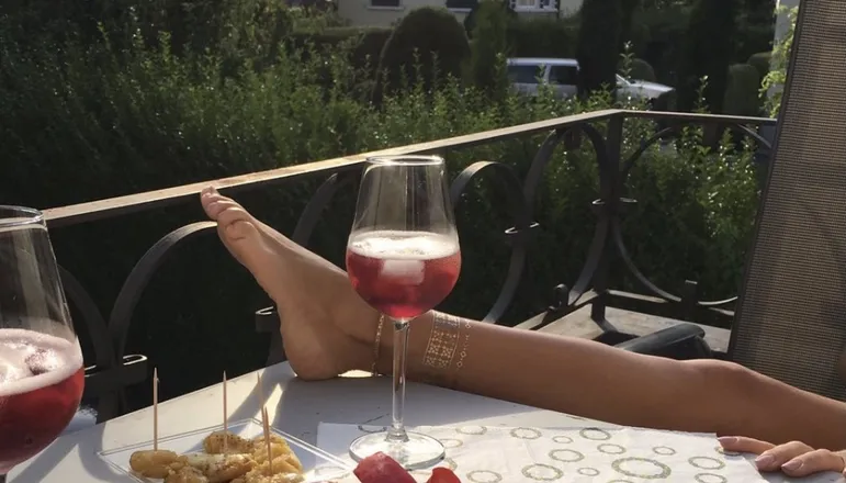 OnlyFans cuenta hot_foot_girl header 2