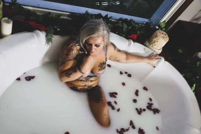 OnlyFans cuenta tattedcurvy34 header 2