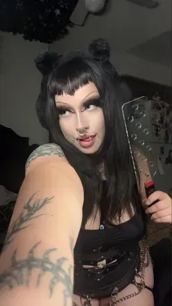 OnlyFans account  vampyvoid avatar 1