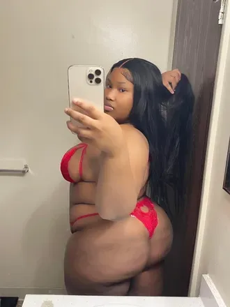 OnlyFans cuenta queennmonicaaa header 2