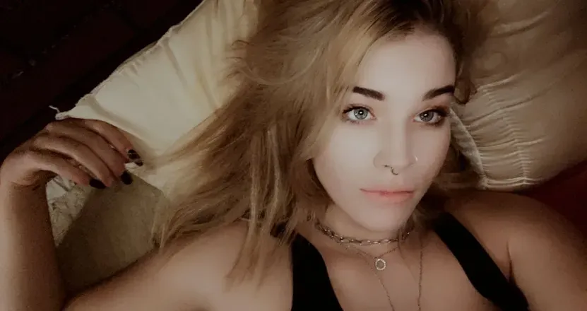 OnlyFans cuenta kaypal32 header 2