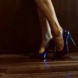 OnlyFans cuenta hotwife2810 avatar 1