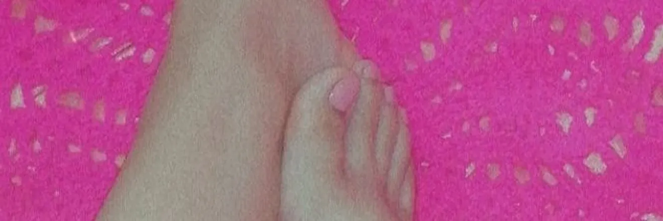 OnlyFans cuenta feetluny header 2