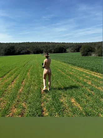 OnlyFans account  larebee header 2