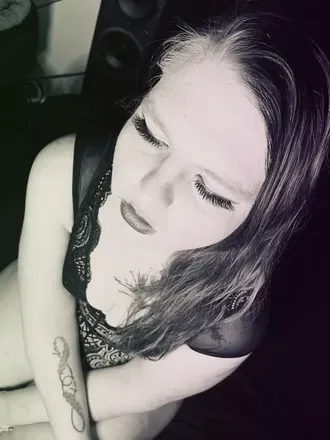 OnlyFans cuenta littleprincess1805 avatar 1