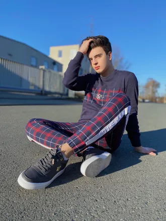 OnlyFans cuenta prxncecharmxng header 2