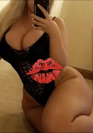 OnlyFans cuenta yourfavbarbie header 2