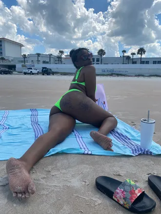 OnlyFans cuenta prettaybrown header 2