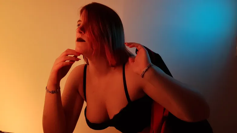 OnlyFans cuenta theladyinred21 header 2