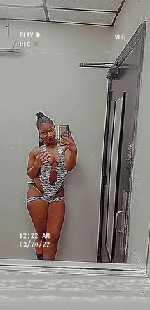 OnlyFans cuenta sexy-mona header 2