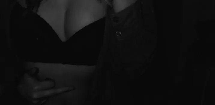 OnlyFans cuenta izzyrdrgz header 2