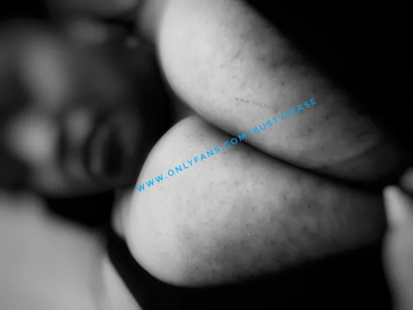 OnlyFans cuenta bustytease header 2