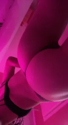 OnlyFans cuenta nicolecomes avatar 1