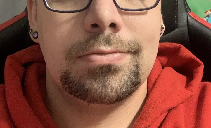 OnlyFans cuenta daddyinglasses avatar 1
