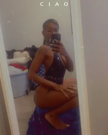 OnlyFans account  therealprettyvicky avatar 1
