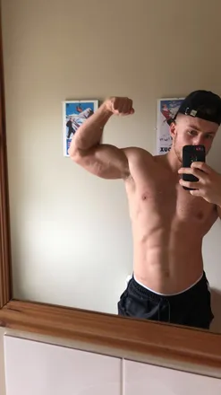 OnlyFans cuenta zacsims header 2