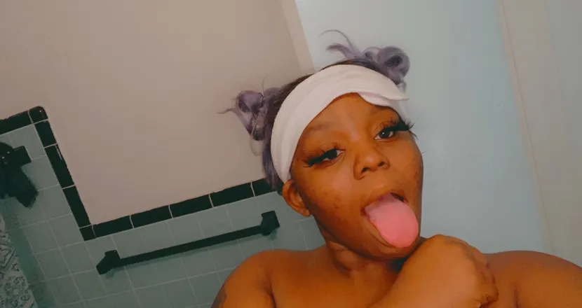 OnlyFans cuenta mochamiah header 2