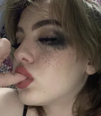 OnlyFans account  peachypastime avatar 1