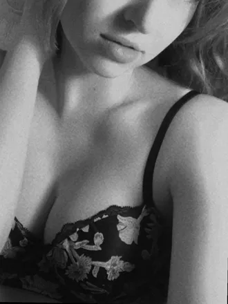 OnlyFans cuenta lunaloo1 header 2