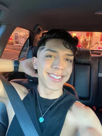 OnlyFans cuenta holy_z avatar 1