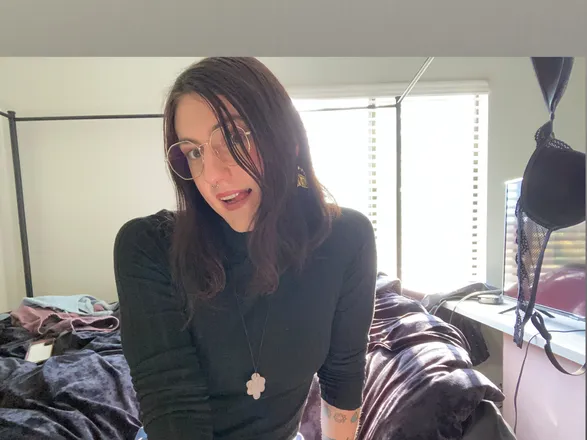 OnlyFans account  abysshole header 2