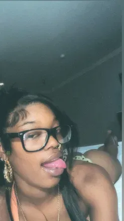 OnlyFans cuenta niaahgetsleezy header 2