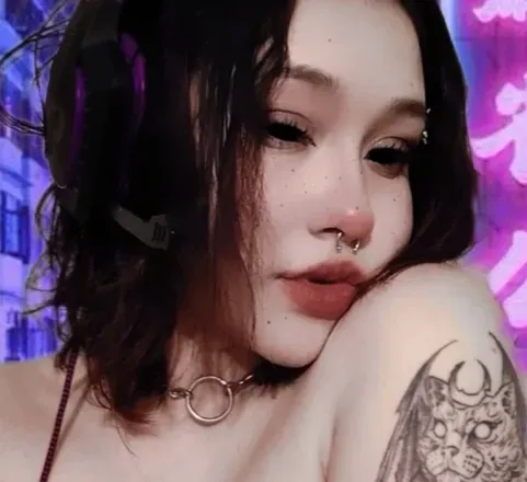 OnlyFans account  evee.krypt avatar 1