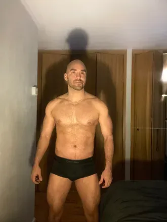 OnlyFans account  leoncaser header 2