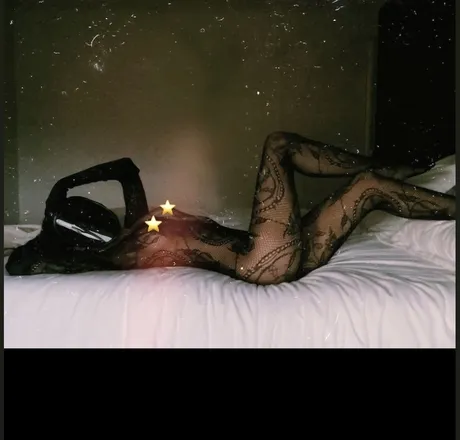 OnlyFans cuenta themaskedvixxxen header 2