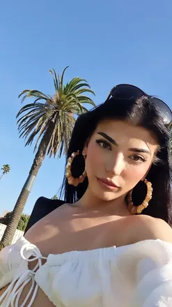 OnlyFans account  flashinglightsvip header 2