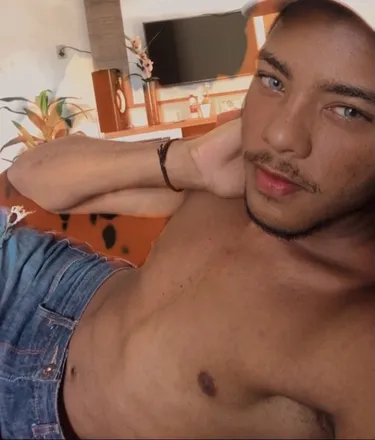 OnlyFans cuenta kleytinho001 header 2