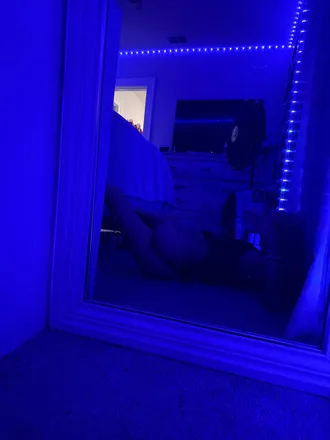 OnlyFans cuenta moxyreign header 2
