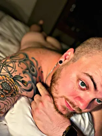 OnlyFans cuenta handsomenerd6969 avatar 1