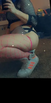 OnlyFans account  littledabqveen header 2