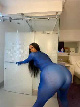 OnlyFans cuenta iamalayachanel header 2