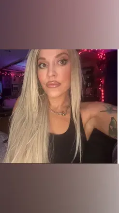 OnlyFans cuenta theelleivy previous_avatars_1 3