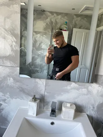 OnlyFans cuenta noughties_baby header 2
