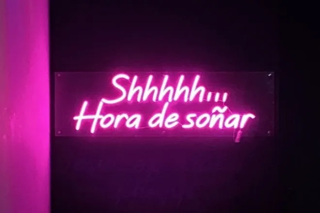 OnlyFans cuenta mariane90210 header 2