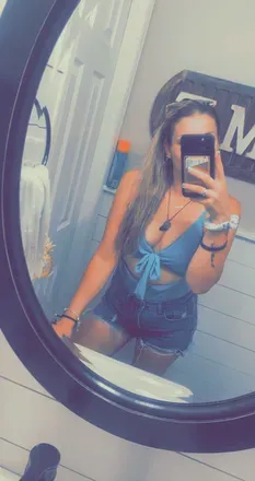 OnlyFans of risquedoll