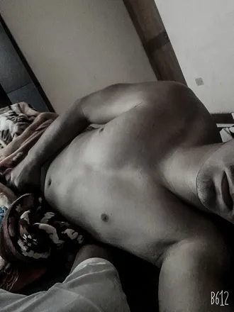 OnlyFans cuenta olivermont header 2