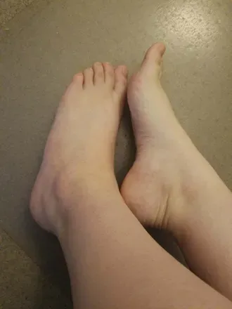 OnlyFans cuenta wifeyfootfetishwarm avatar 1